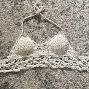 Never worn tie halter top!!